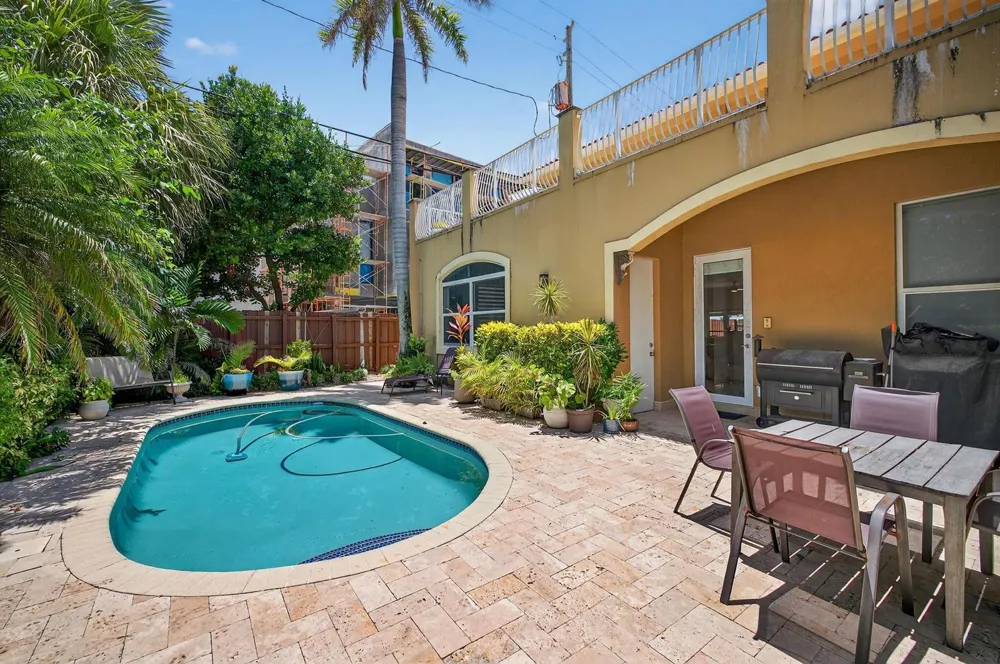 3325 NE 14th Court Fort Lauderdale, FL 33304