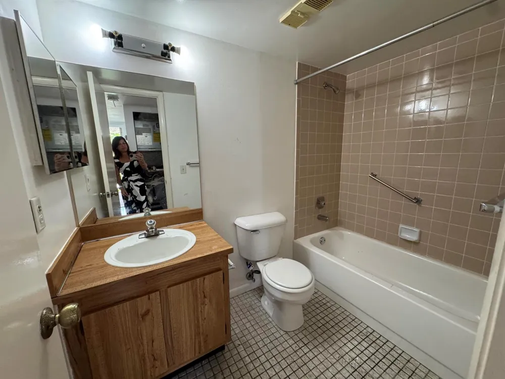 10304 Sunrise Lakes Blvd #312 Sunrise, FL 33322