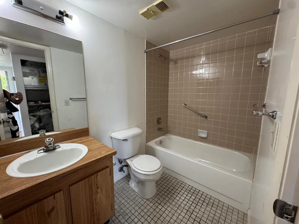 10304 Sunrise Lakes Blvd #312 Sunrise, FL 33322