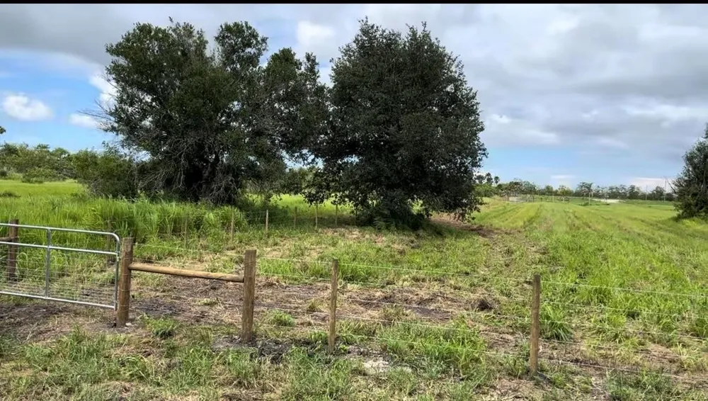 1503 S Header Canal Road Fort Pierce, FL 34945