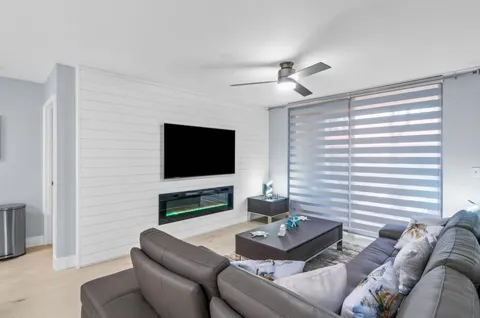 140 Yacht Club 107 Way #107