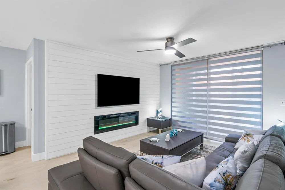 140 Yacht Club 107 Way #107 Hypoluxo, FL 33462