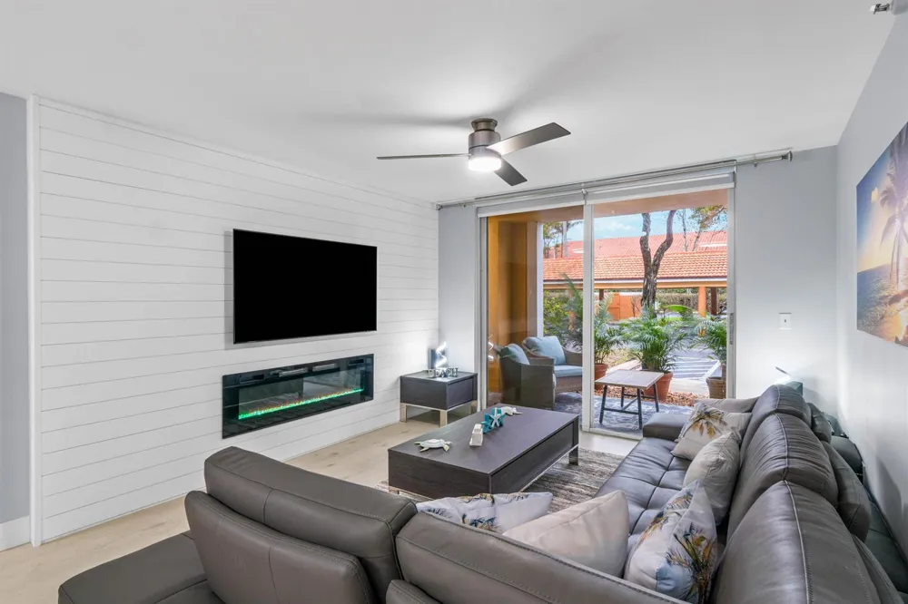 140 Yacht Club 107 Way #107 Hypoluxo, FL 33462
