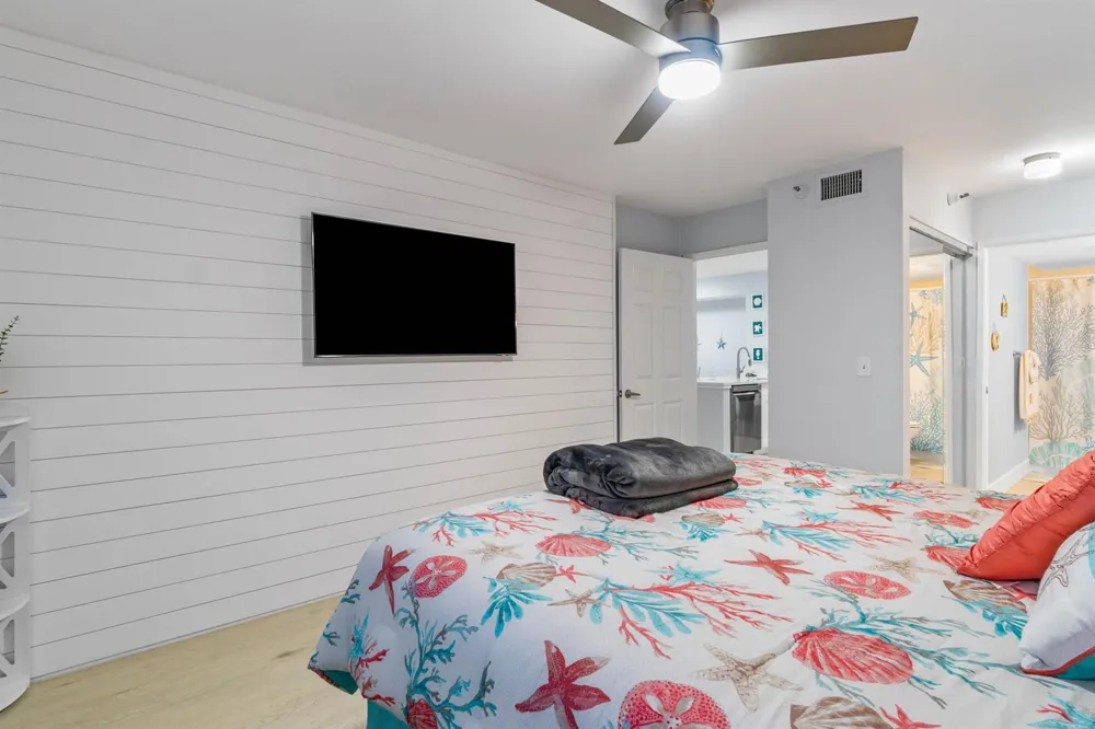 140 Yacht Club 107 Way #107 Hypoluxo, FL 33462