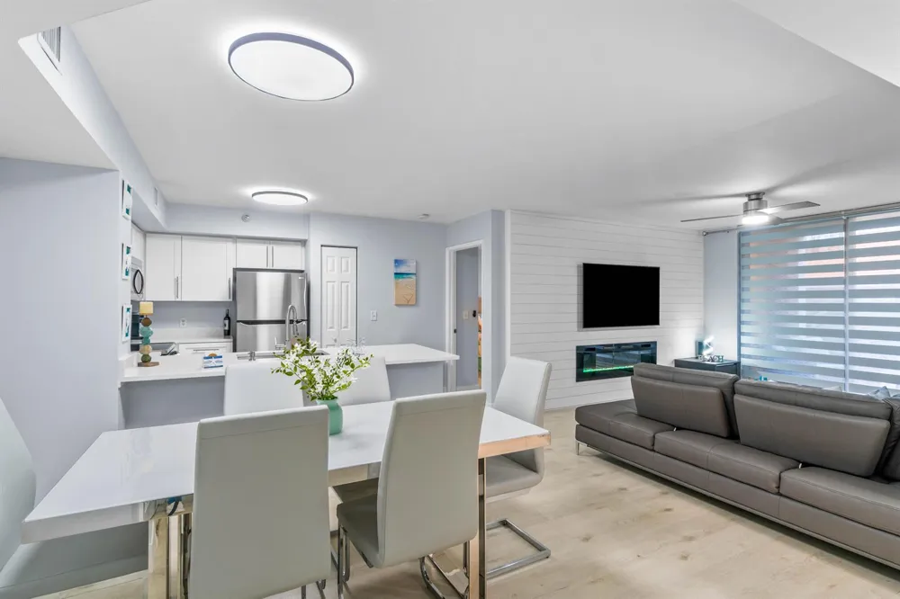 140 Yacht Club 107 Way #107 Hypoluxo, FL 33462