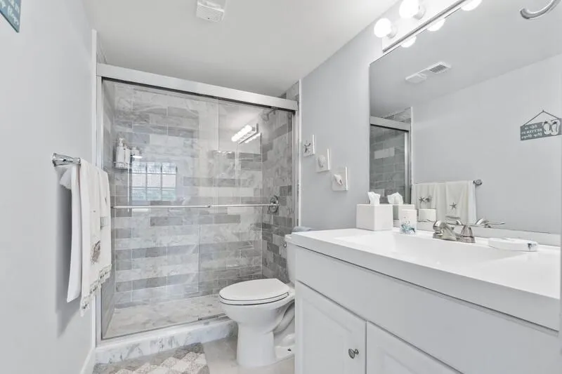 140 Yacht Club 107 Way #107 Hypoluxo, FL 33462