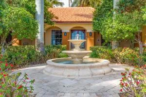 140 Yacht Club 107 Way #107 Hypoluxo, FL 33462