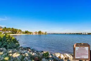 140 Yacht Club 107 Way #107 Hypoluxo, FL 33462
