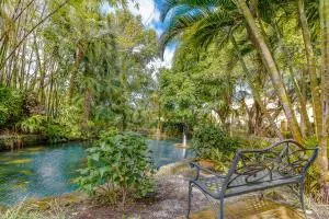 140 Yacht Club 107 Way #107 Hypoluxo, FL 33462