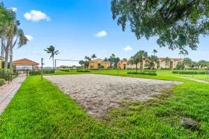 140 Yacht Club 107 Way #107 Hypoluxo, FL 33462