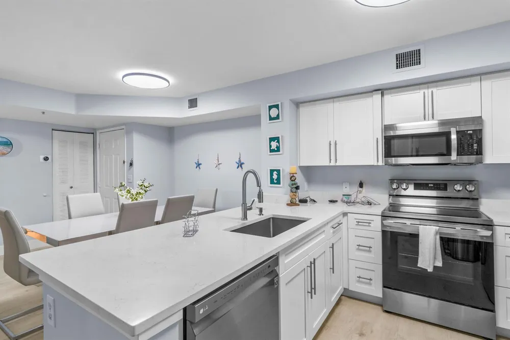 140 Yacht Club 107 Way #107 Hypoluxo, FL 33462