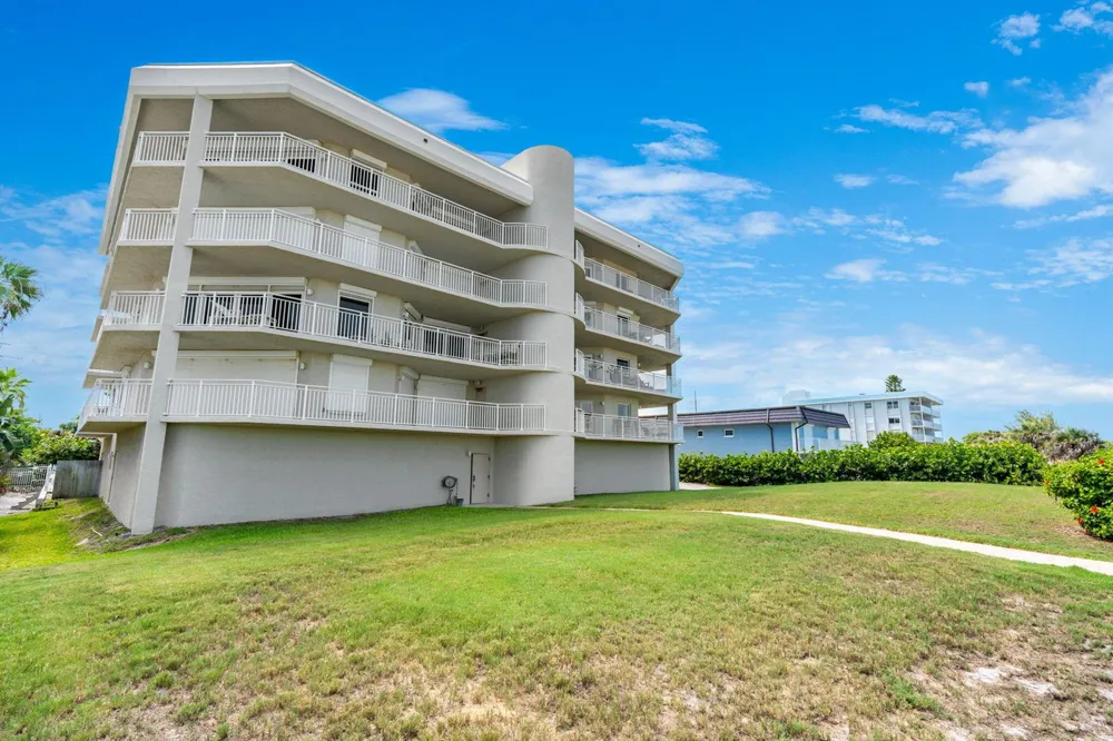 1155 S Atlantic Avenue #203 Cocoa Beach, FL 32931