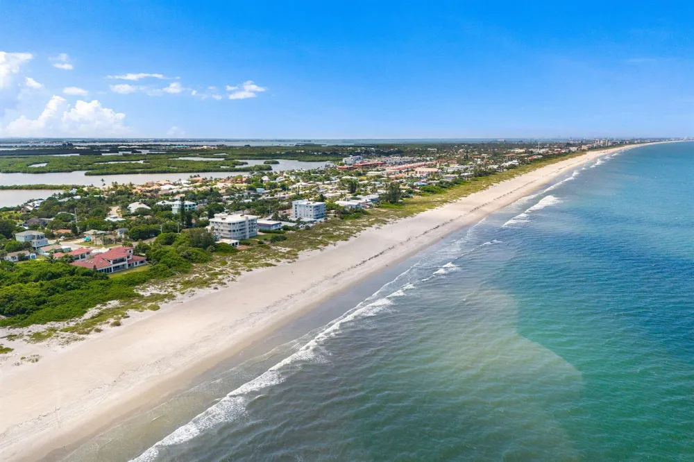 1155 S Atlantic Avenue #203 Cocoa Beach, FL 32931