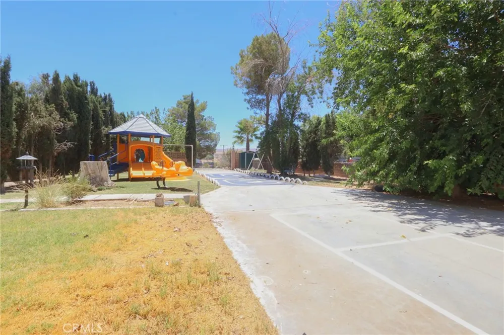 31582 Clay River Road Barstow, CA 92311
