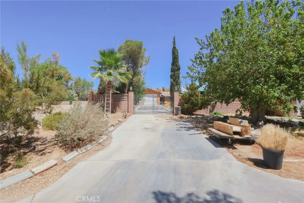 31582 Clay River Road Barstow, CA 92311