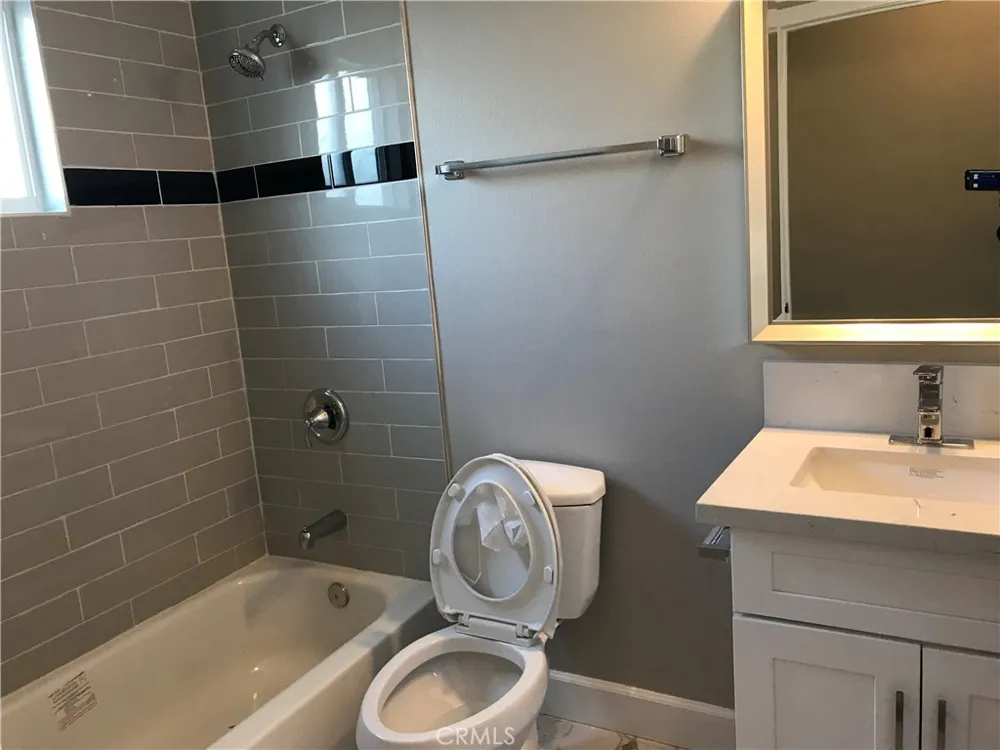 220 E 61st Los Angeles, CA 90003