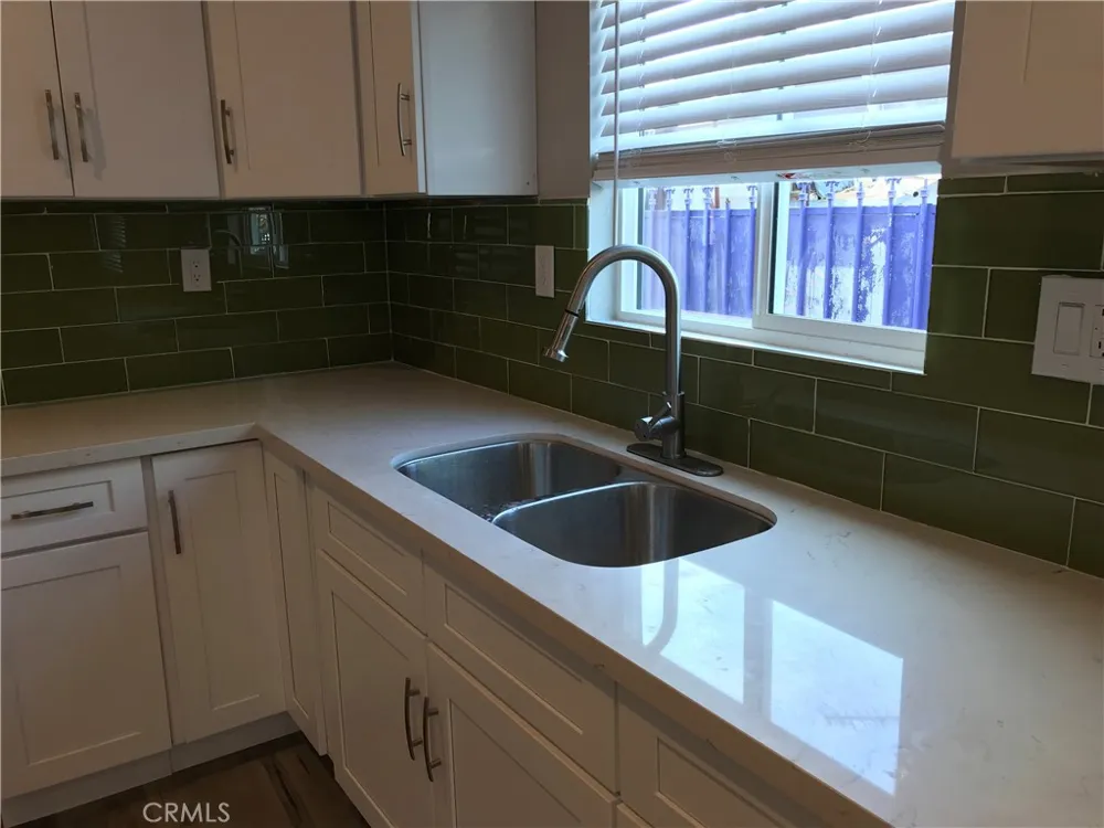 220 E 61st Los Angeles, CA 90003