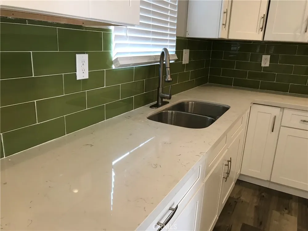 220 E 61st Los Angeles, CA 90003