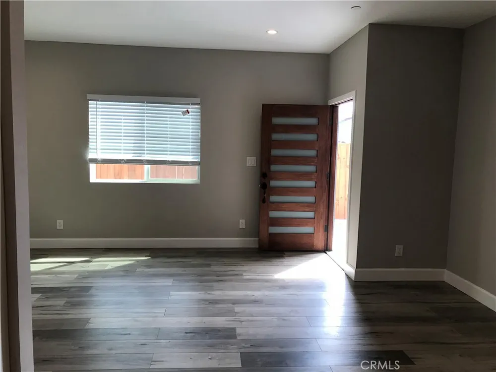 220 E 61st Los Angeles, CA 90003