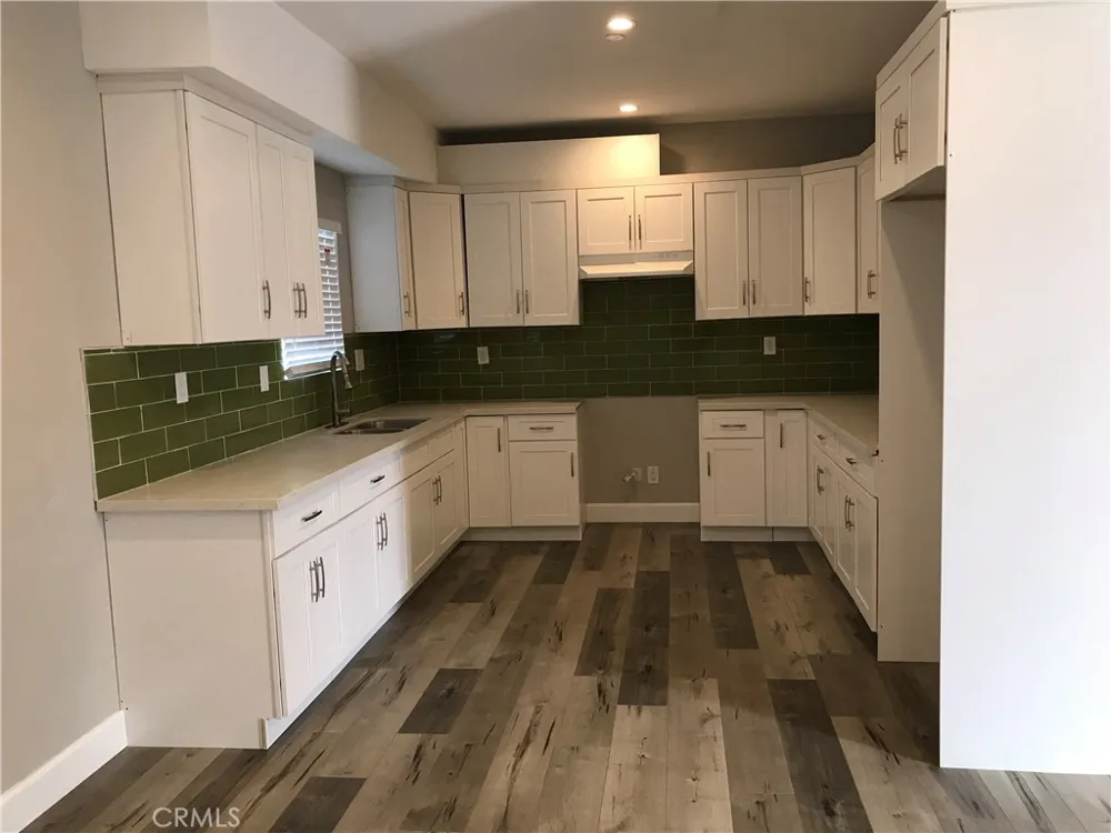 220 E 61st Los Angeles, CA 90003