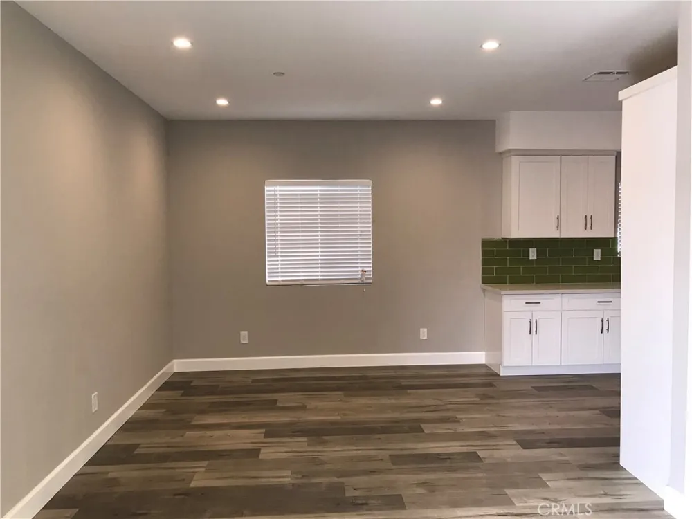 220 E 61st Los Angeles, CA 90003