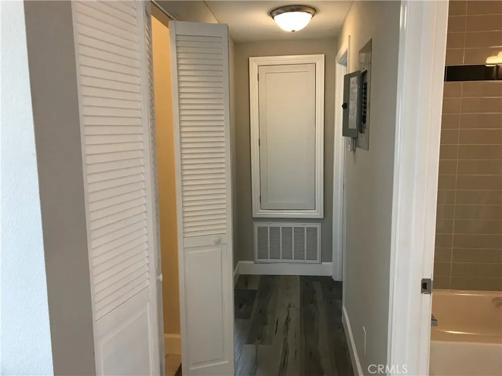 220 E 61st Los Angeles, CA 90003
