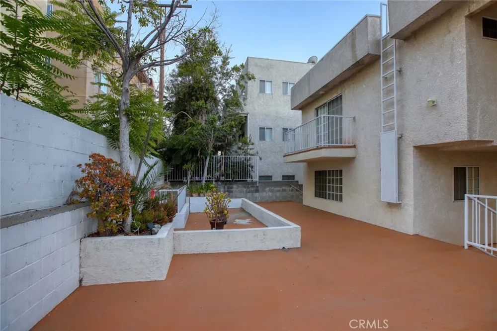 10274 Tujunga Canyon #2 Tujunga, CA 91042