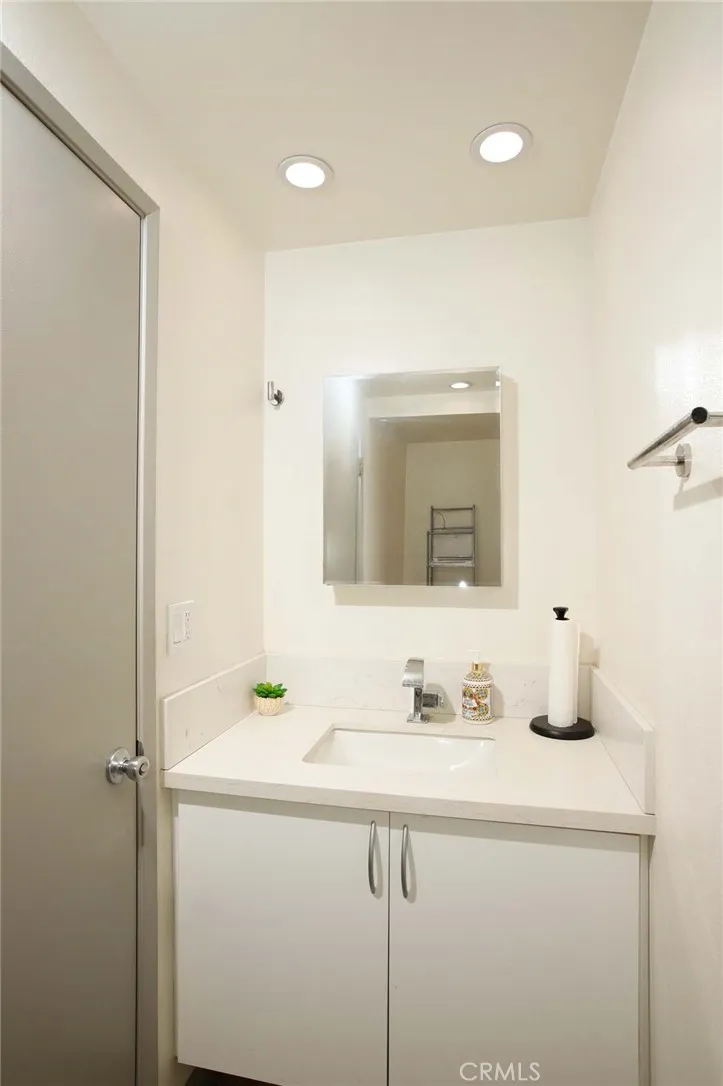 10274 Tujunga Canyon #2 Tujunga, CA 91042