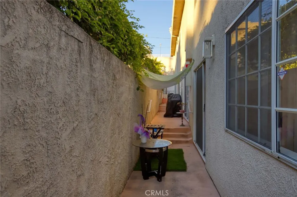 10274 Tujunga Canyon #2 Tujunga, CA 91042