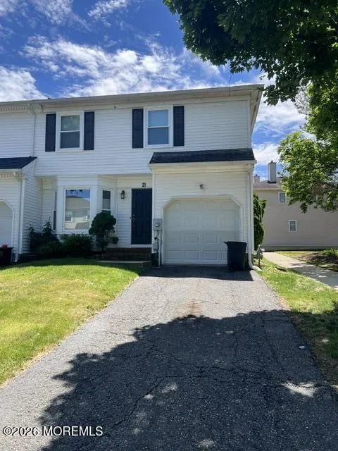 21 Carriage Lane