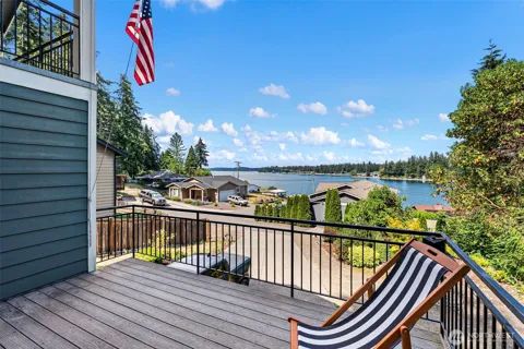 1709 Shorewood Drive