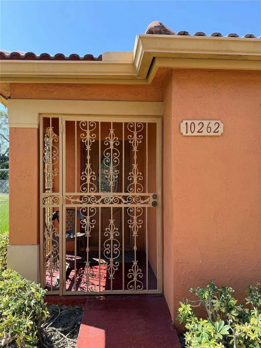 10262 SW 179th Perrine, FL 33157