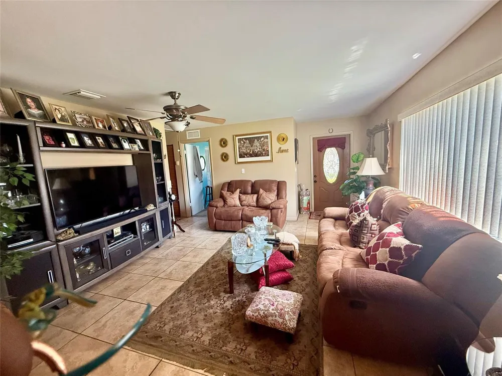 10262 SW 179th Perrine, FL 33157