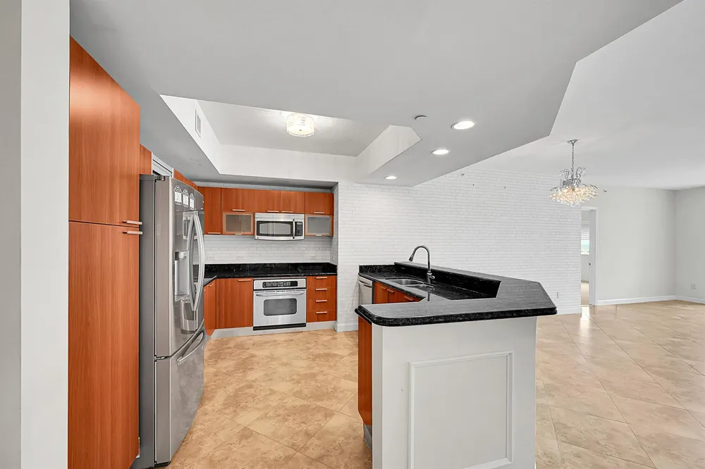 2640 Lake Shore Drive #2011 Riviera Beach, FL 33404