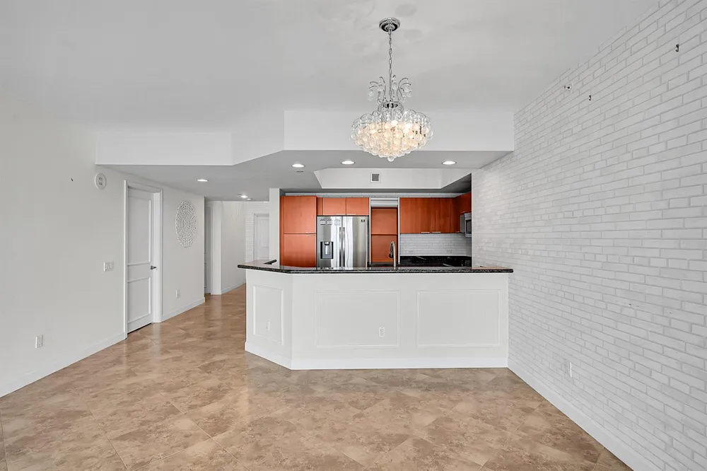 2640 Lake Shore Drive #2011 Riviera Beach, FL 33404