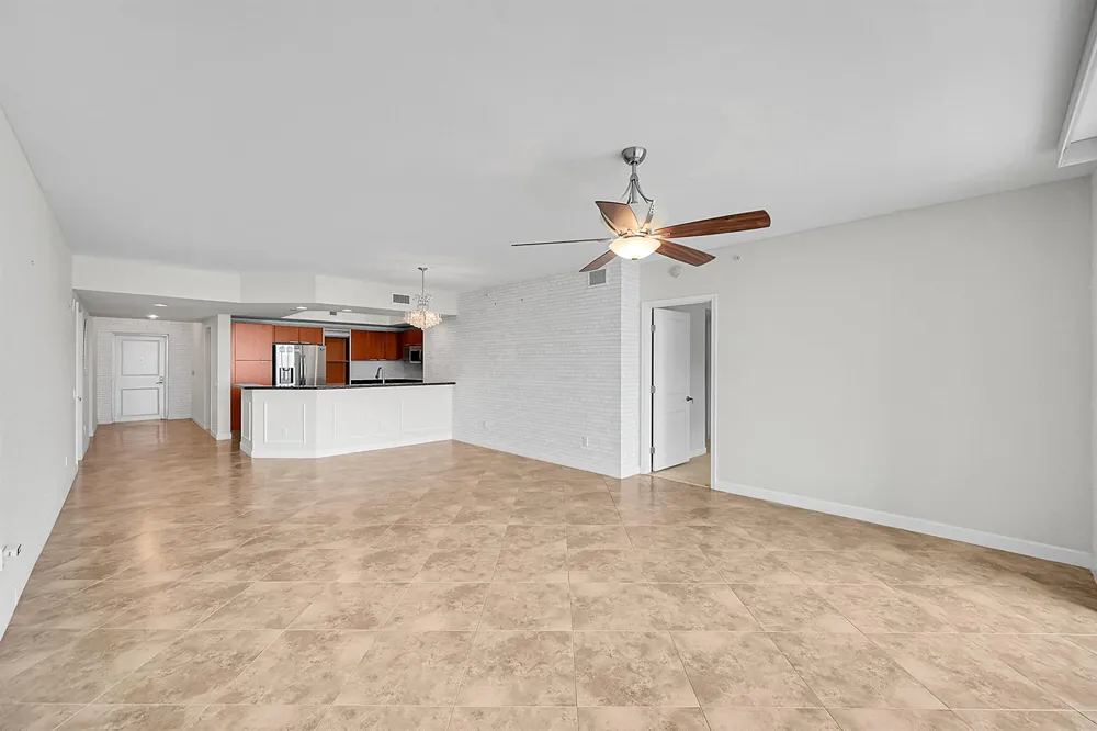 2640 Lake Shore Drive #2011 Riviera Beach, FL 33404