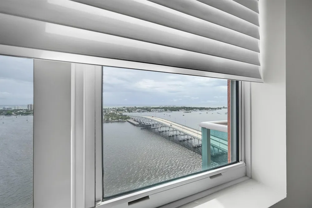 2640 Lake Shore Drive #2011 Riviera Beach, FL 33404