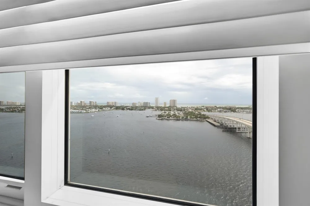 2640 Lake Shore Drive #2011 Riviera Beach, FL 33404