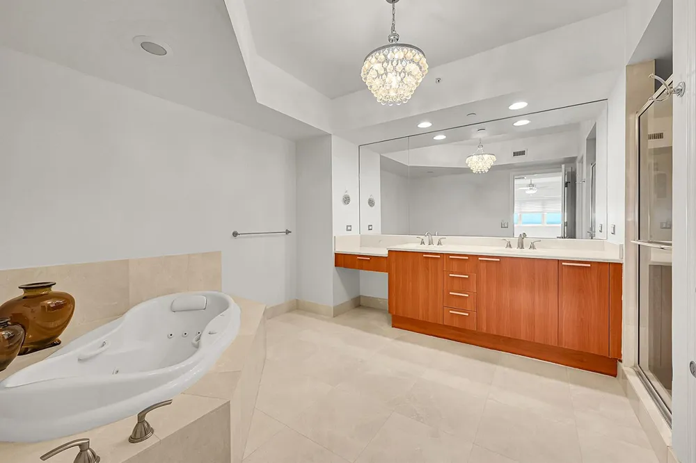 2640 Lake Shore Drive #2011 Riviera Beach, FL 33404