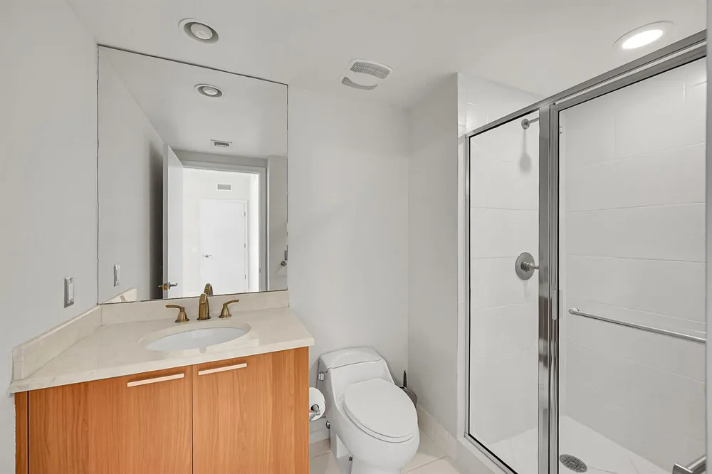 2640 Lake Shore Drive #2011 Riviera Beach, FL 33404
