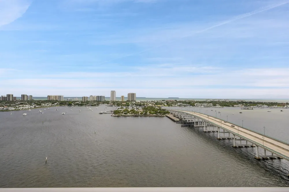 2640 Lake Shore Drive #2011 Riviera Beach, FL 33404