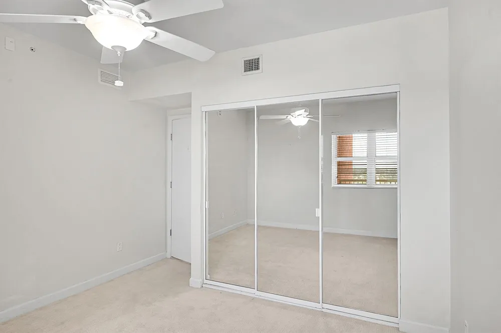 2640 Lake Shore Drive #2011 Riviera Beach, FL 33404