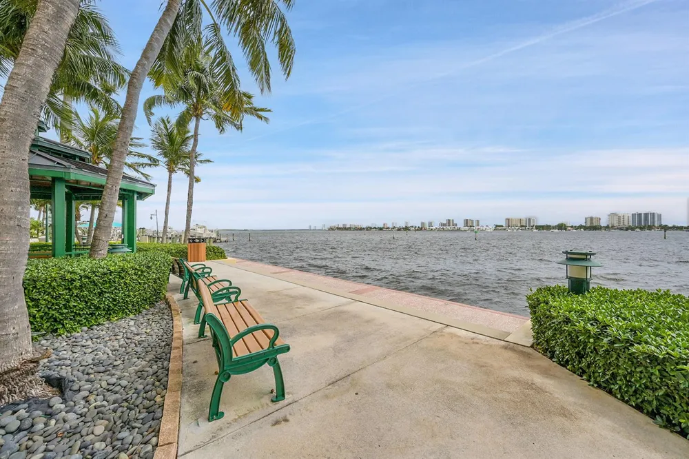 2640 Lake Shore Drive #2011 Riviera Beach, FL 33404