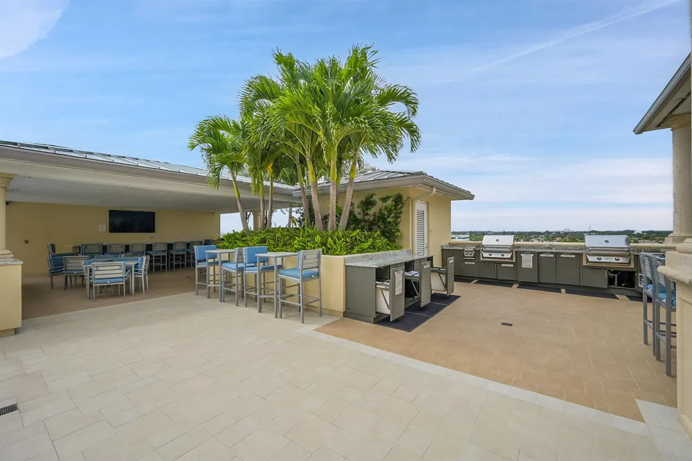 2640 Lake Shore Drive #2011 Riviera Beach, FL 33404