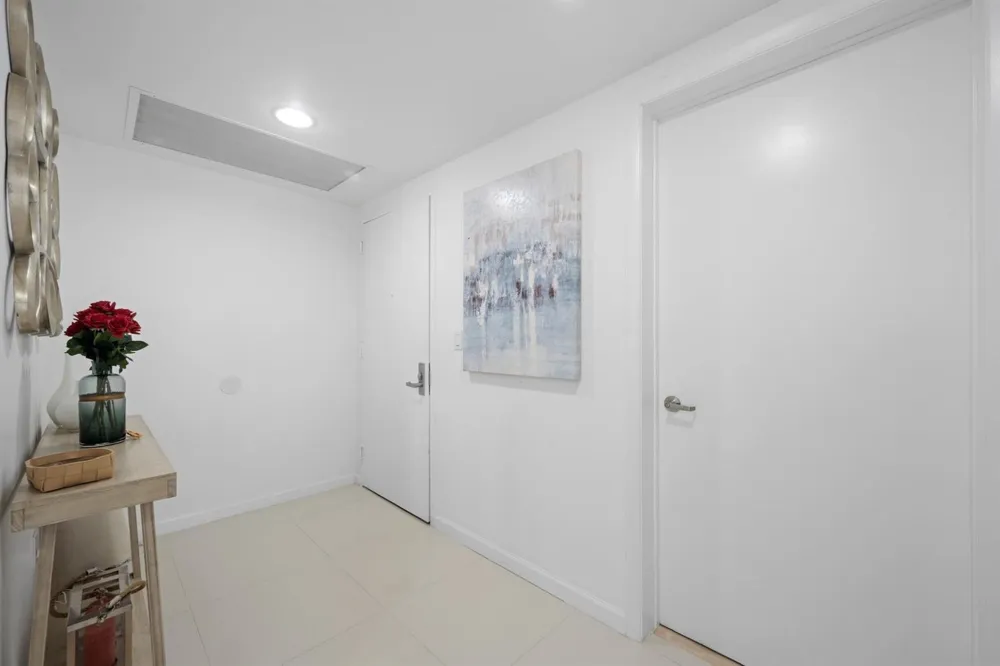 475 Brickell Avenue #1815 Miami, FL 33131
