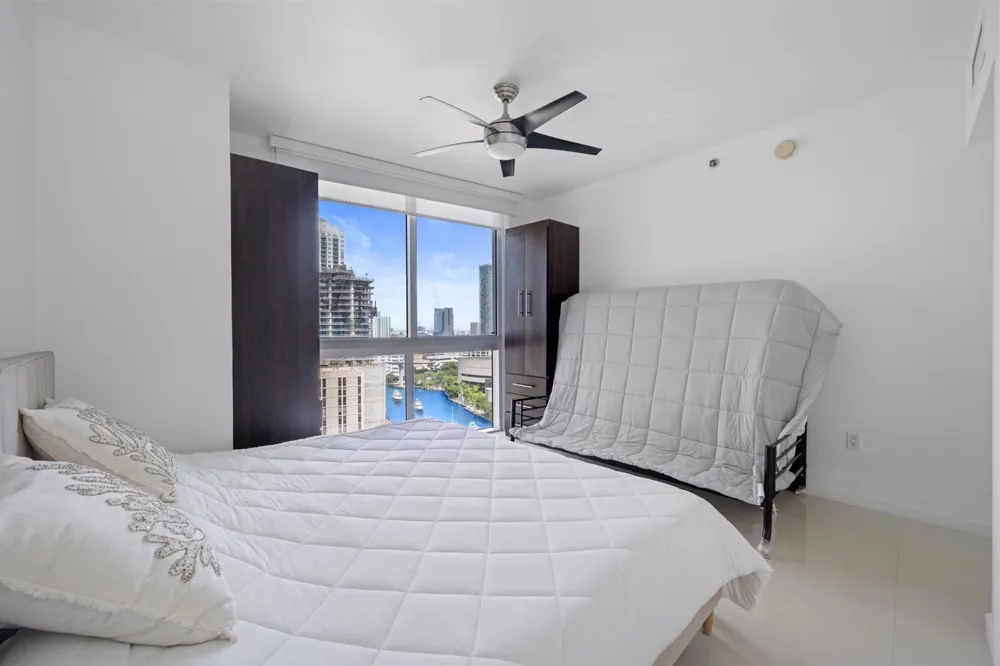 475 Brickell Avenue #1815 Miami, FL 33131