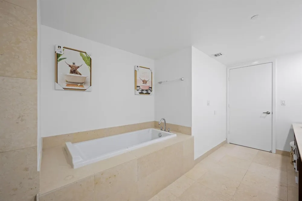 475 Brickell Avenue #1815 Miami, FL 33131