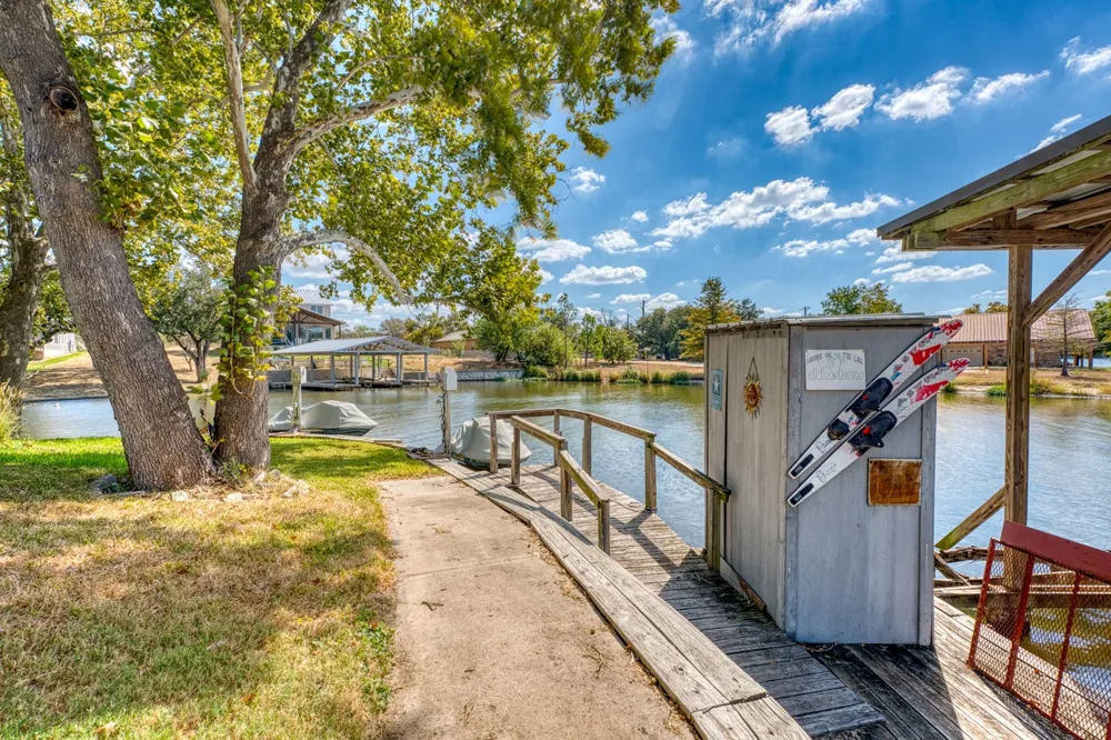 116 Shady Circle Sunrise Beach, TX 78643