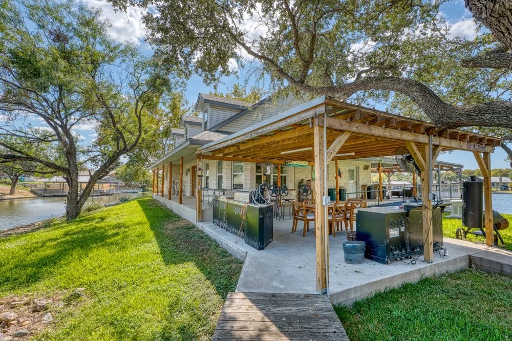 116 Shady Circle Sunrise Beach, TX 78643
