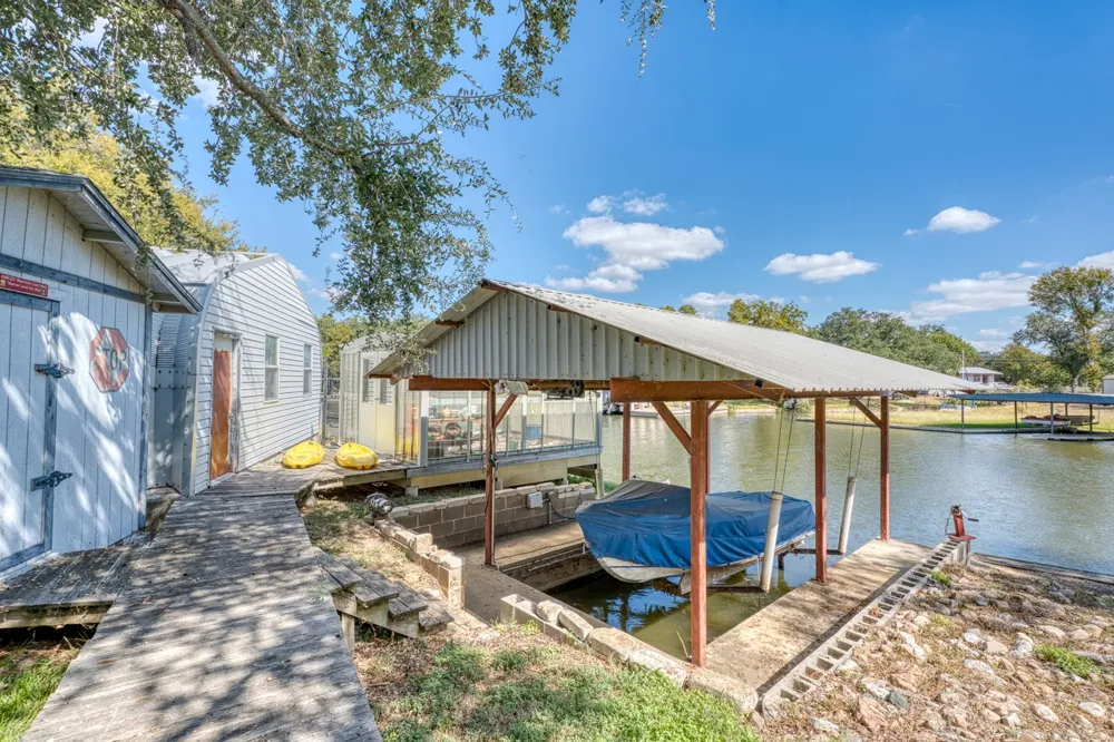 116 Shady Circle Sunrise Beach, TX 78643